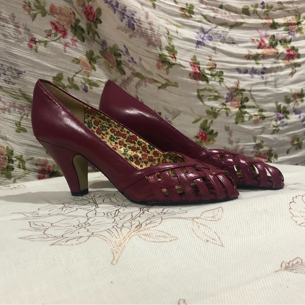 Seychelles, sz 5, Raspberry/Purple, about 2 1/4” heel